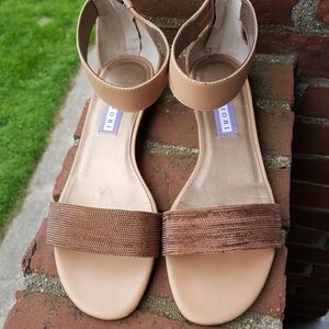 Priori Sandal Women's flat size 7.5